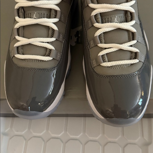 Jordan 11 Retro Grey - Picture 12 of 15